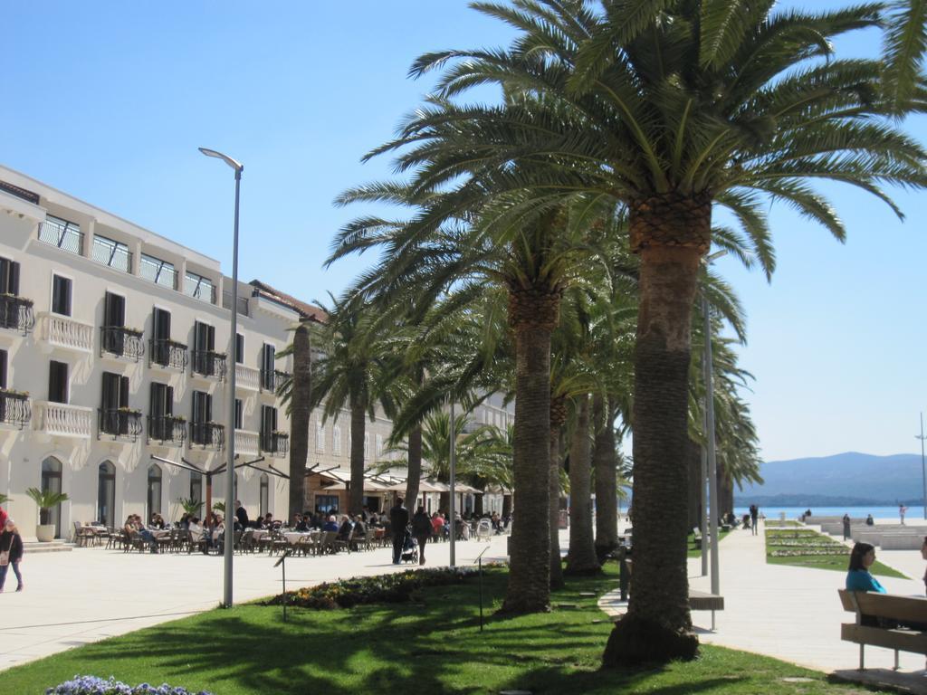 Apartments City Center Tivat Bagian luar foto