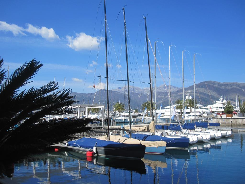 Apartments City Center Tivat Bagian luar foto