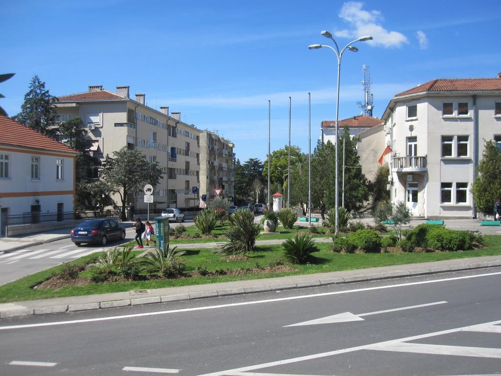 Apartments City Center Tivat Bagian luar foto