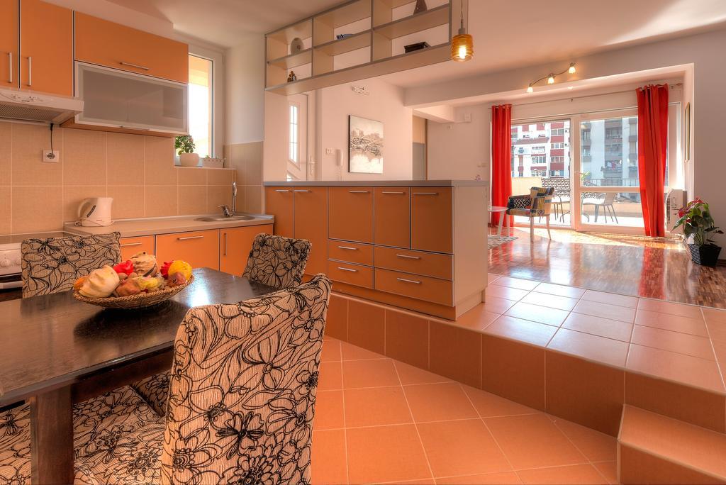 Apartments City Center Tivat Bagian luar foto