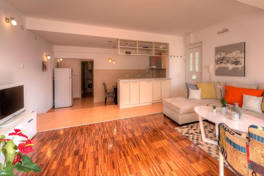 Apartments City Center Tivat Bagian luar foto