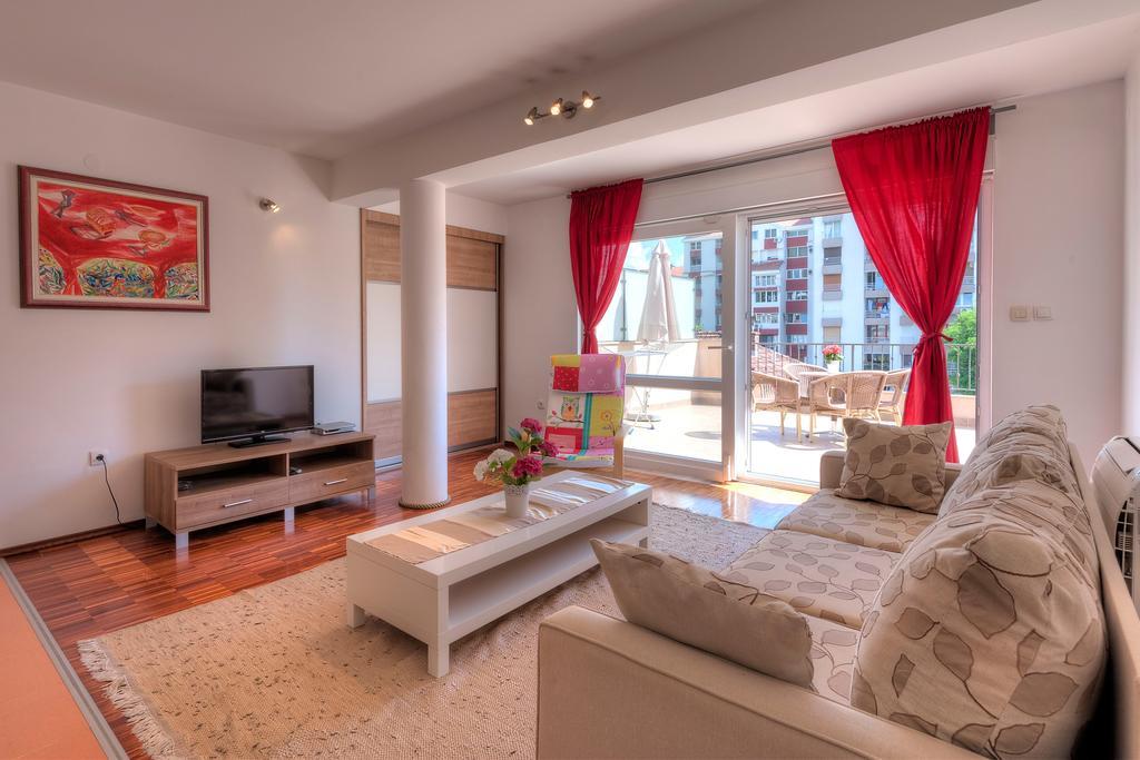 Apartments City Center Tivat Bagian luar foto