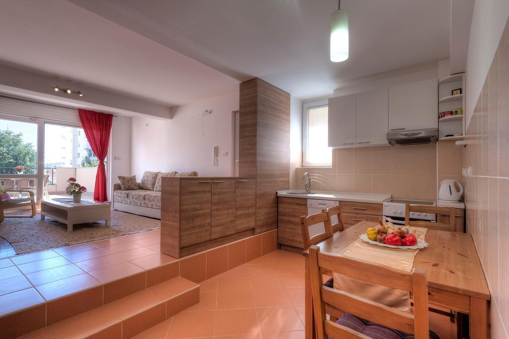 Apartments City Center Tivat Bagian luar foto