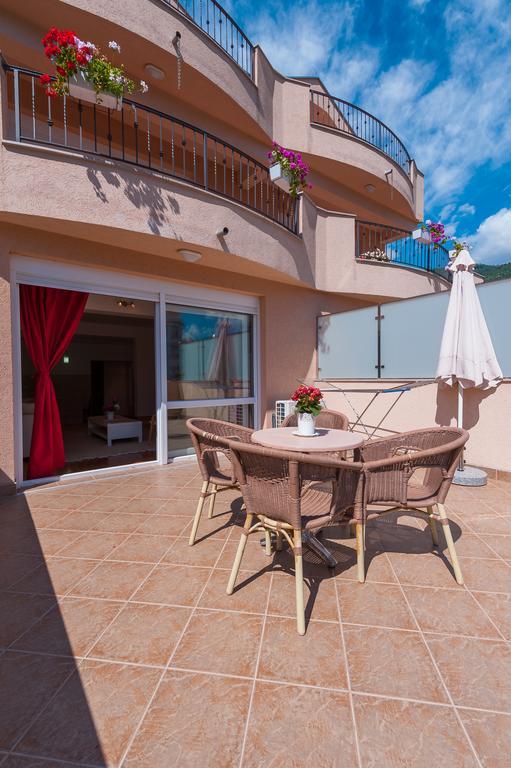Apartments City Center Tivat Bagian luar foto