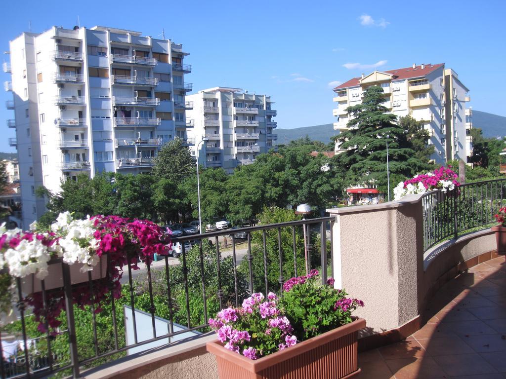 Apartments City Center Tivat Bagian luar foto