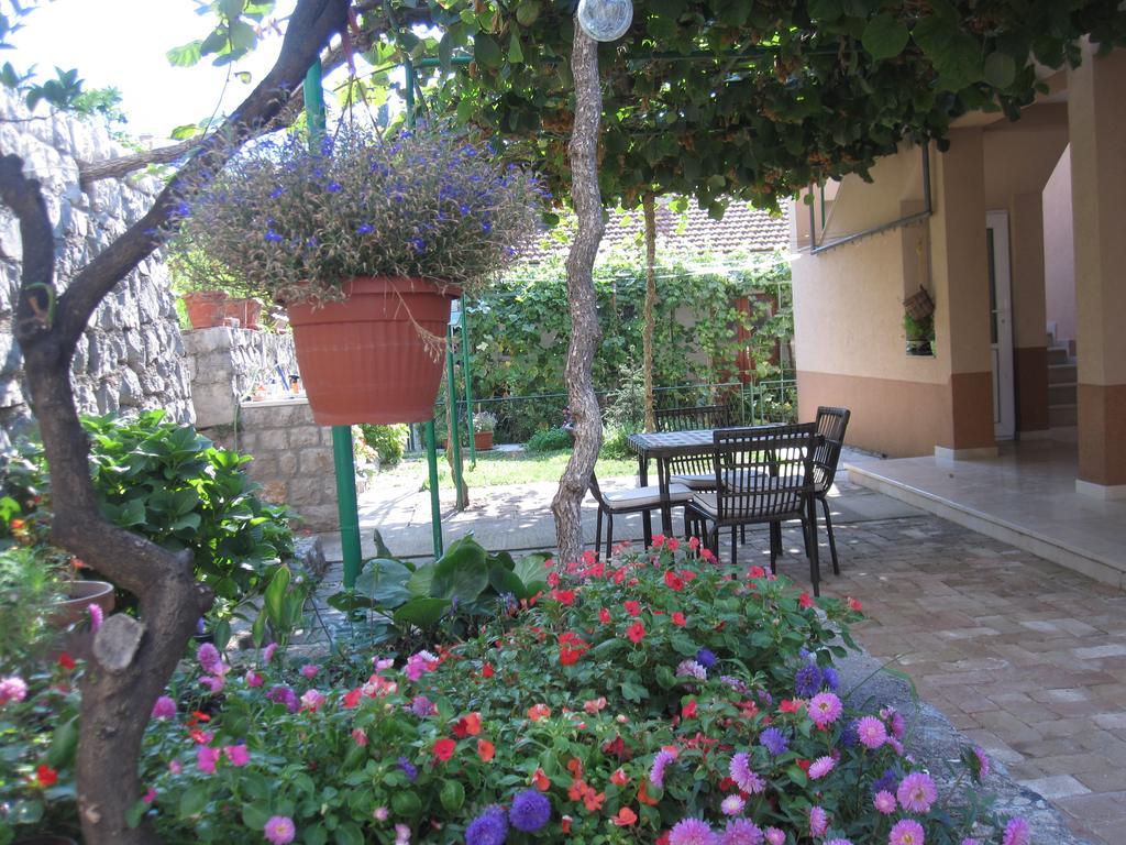 Apartments City Center Tivat Bagian luar foto