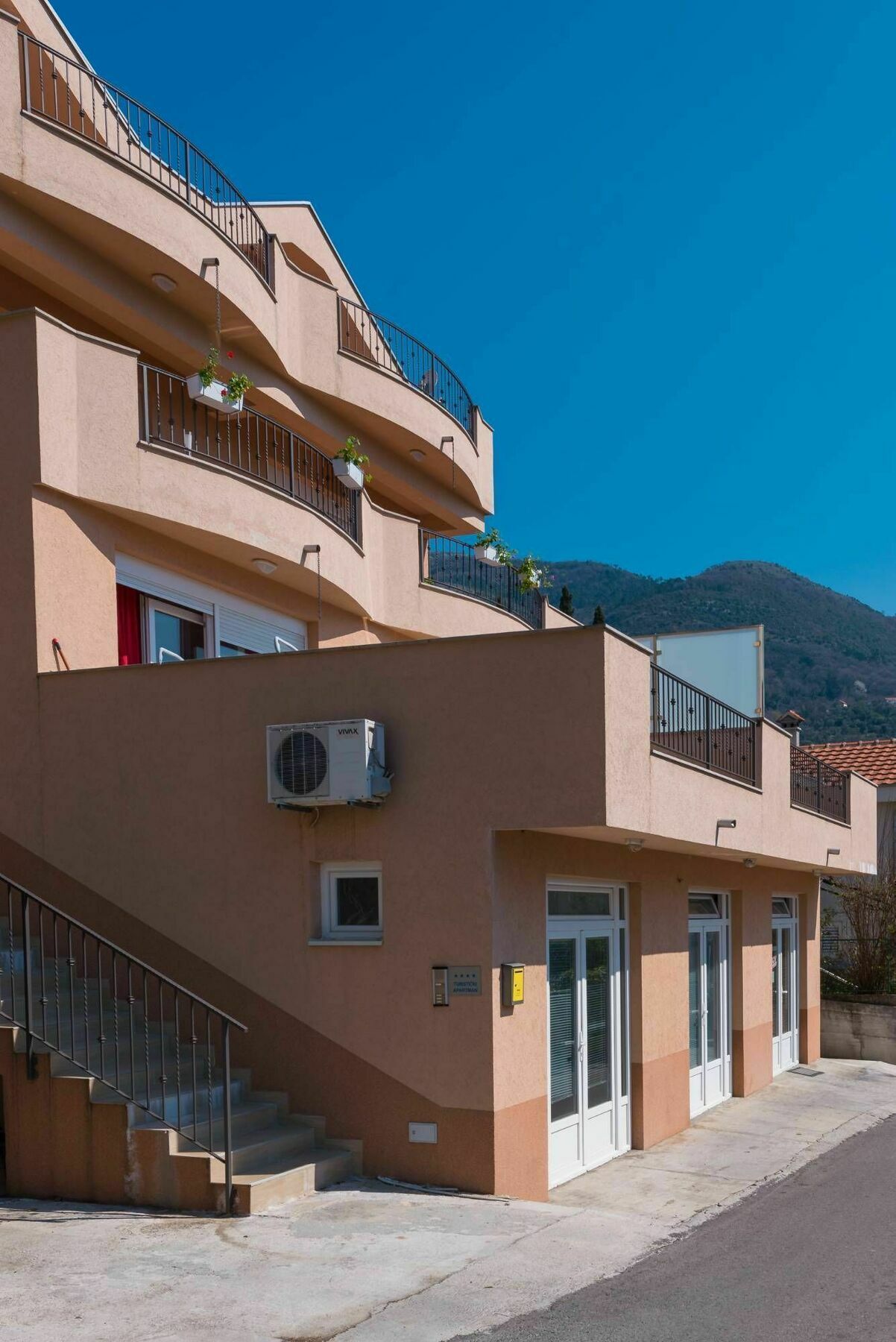 Apartments City Center Tivat Bagian luar foto